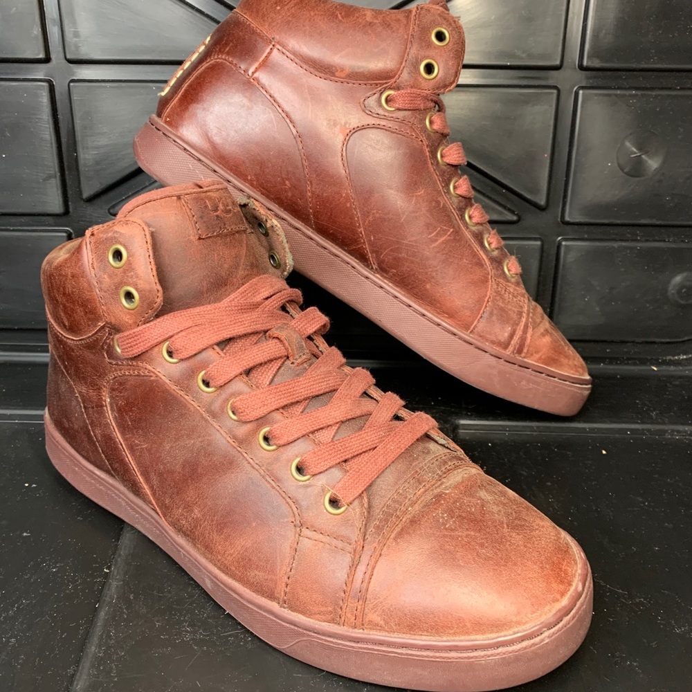 UGG Leather Hi Top Men's Size 10 Rare Boots Shoes